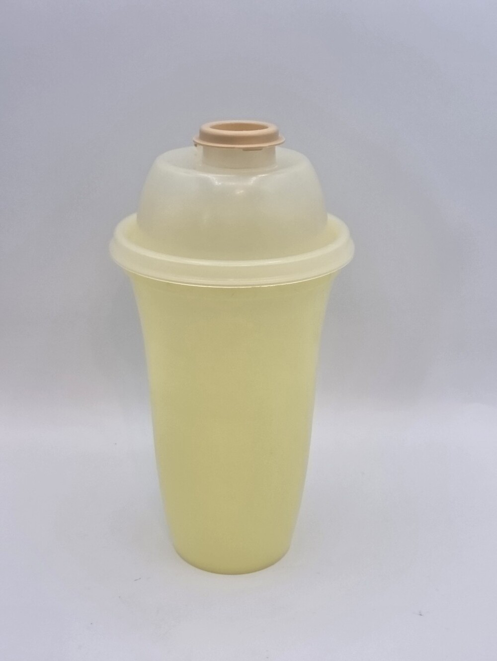 Vintage Tupperware Quick Shake Container - Picture 2 of 4